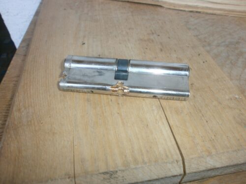 vyvrtana vlozka zamku